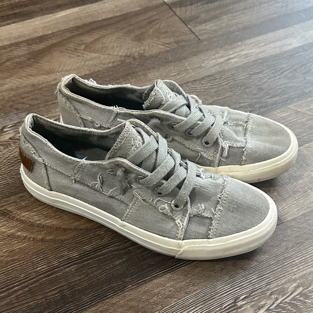 Blowfish Light Gray Casual Sneakers